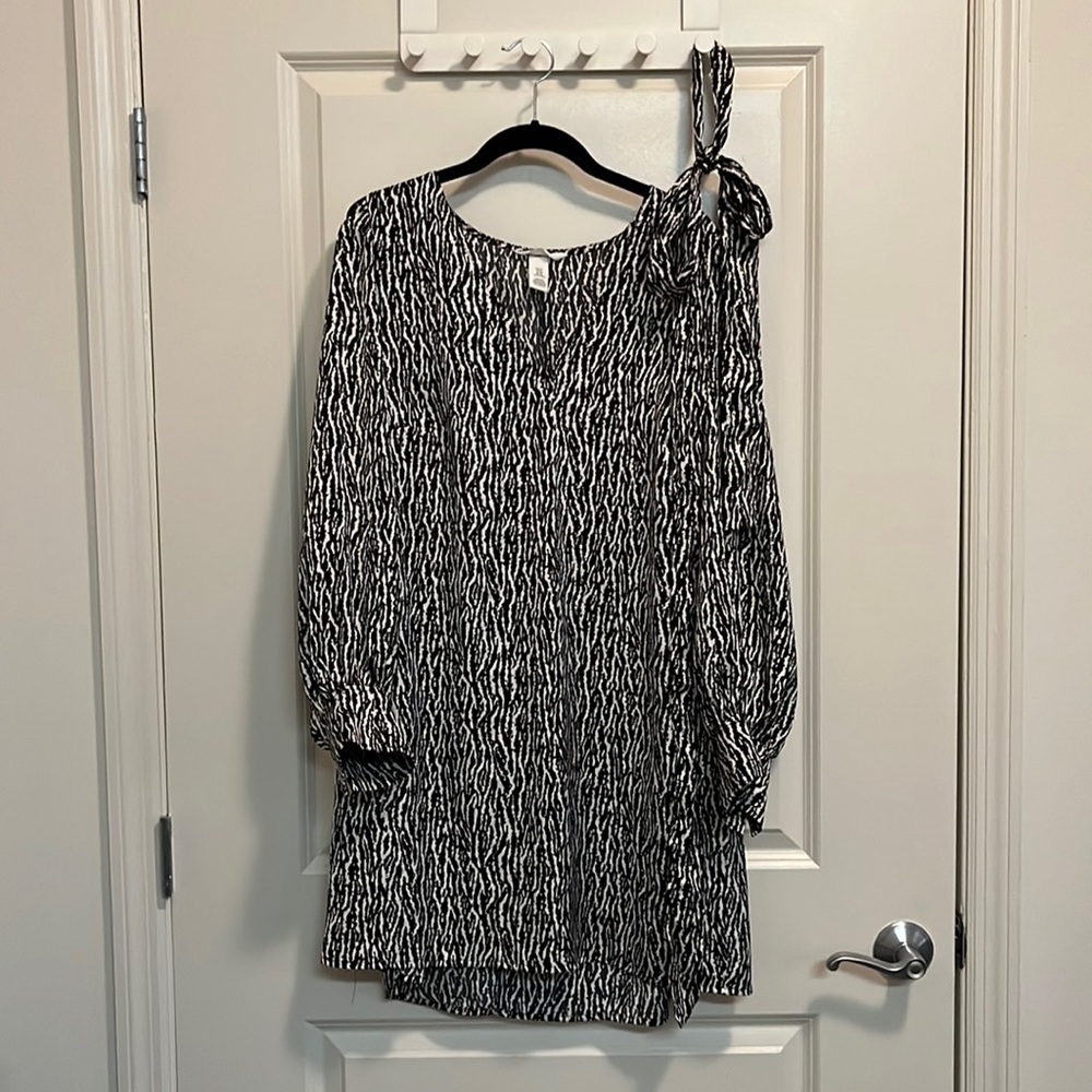 Like New H&M Tie-waist Animal Print Dress
